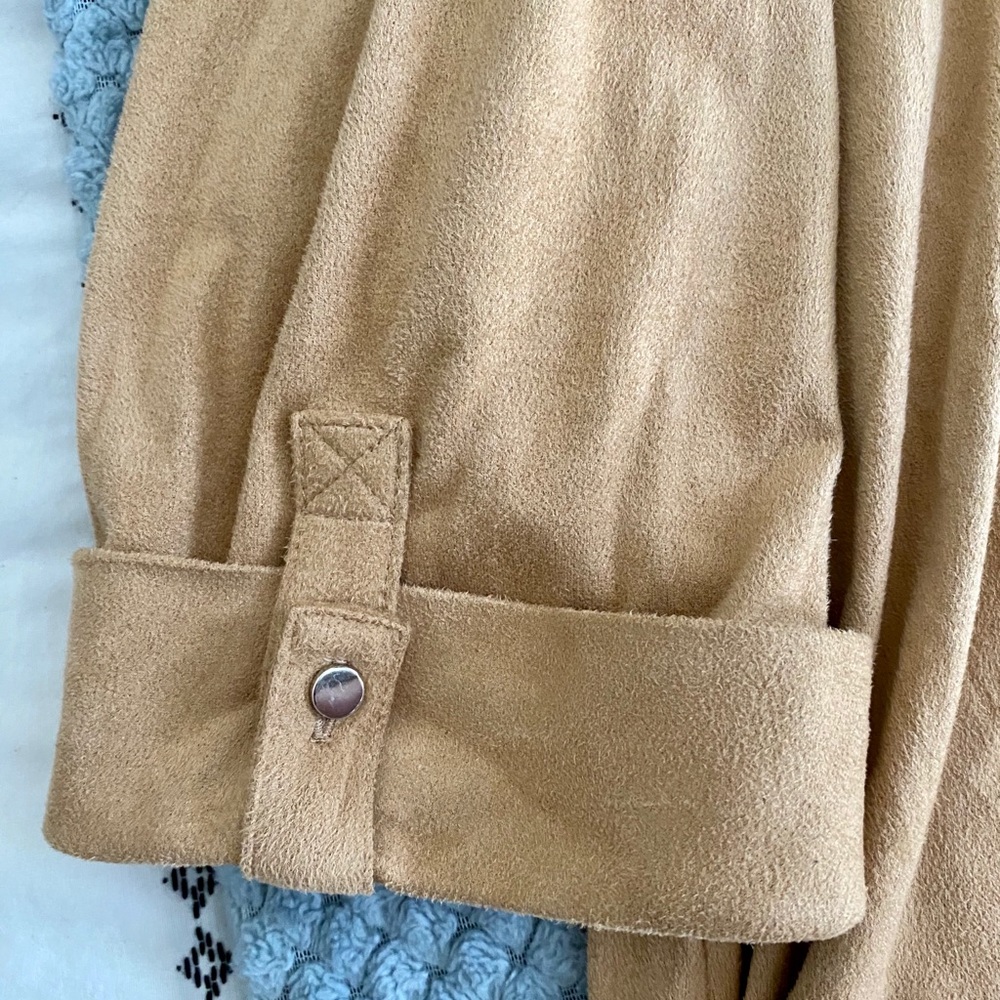 Suede Blouse đ¤ - Picture 6 of 7